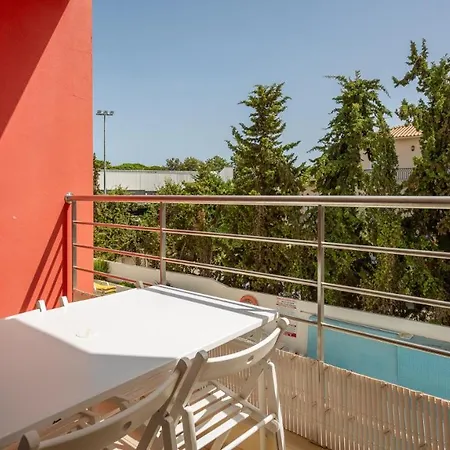 Luminous 2 Bdr W/pool By Lovelystay 公寓