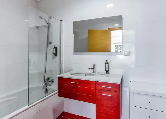 Luminous 2 Bdr W/pool By Lovelystay Апартаменты