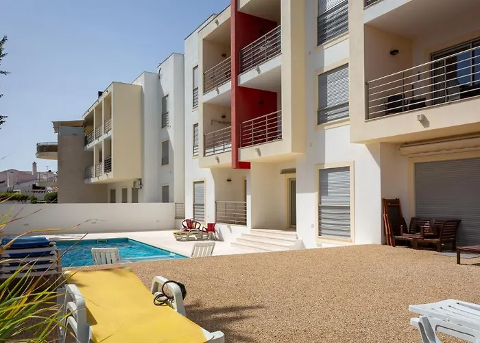 Апартаменты Luminous 2 Bdr W/pool By Lovelystay *